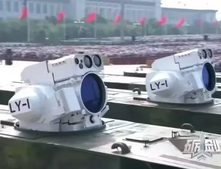 无限“弹药”光速打击：央视详解我国激光武器，让无人机有来无回